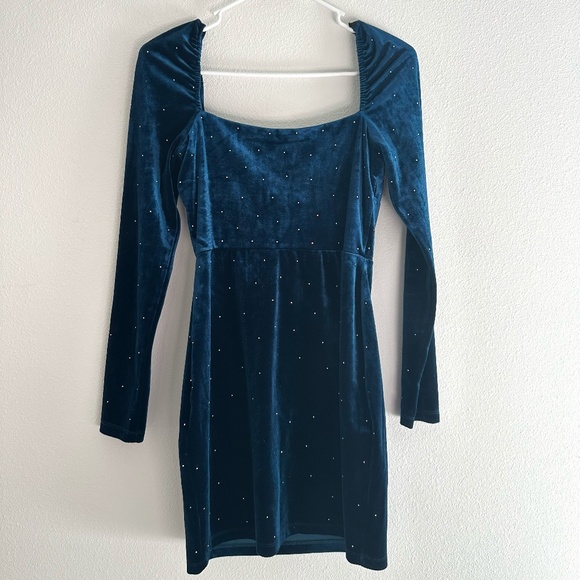 Windsor Blue Velvet Mini Long Sleeve Dress - Used Once - Picture 1 of 1
